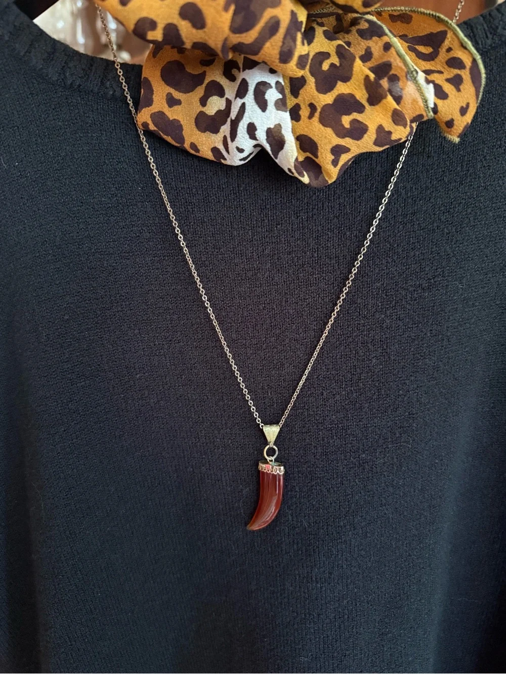 Vintage Red Amber Horn Talon Pendant Necklace Gold Tone 15”